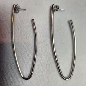 Chic Silver Teardrop Earrings